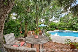 808 SE Weir Street, Stuart FL — pool and patio
